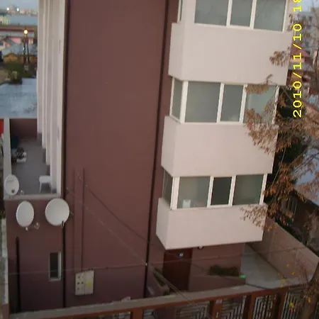 Apartament Laurentiu - Etaj.1 Bucharest Exterior photo
