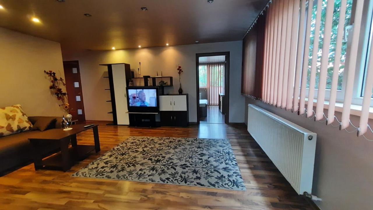 Laurentiu - Etaj.1 * Bucharest